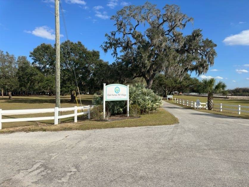 334 Oak Harbor Cp a Haines City, FL Mobile or Manufactured Home for Sale